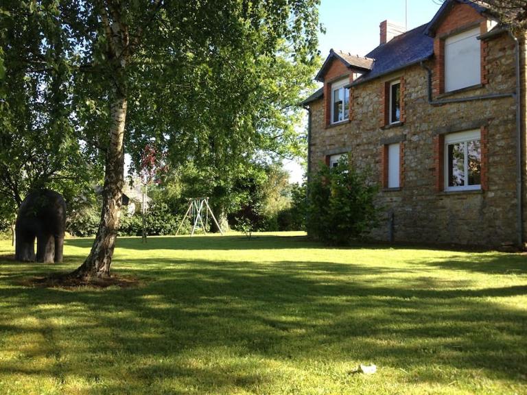 Ti Laouen, Maison traditionnelle Bretonne - B&B Les Brulais