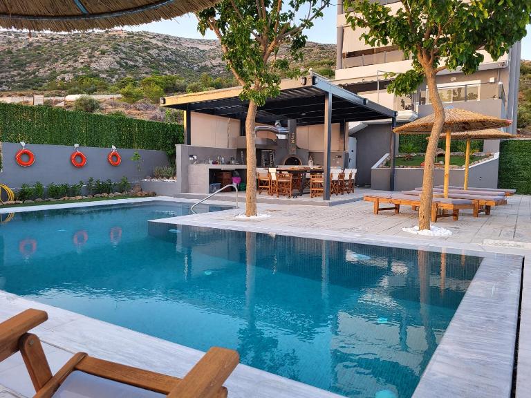 ''Stergiou Luxury Apartments'' με κοινη πισινα - B&B Saronida