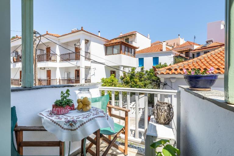 The Nest - City View Townhouse at Skopelos - B&B Skópelos