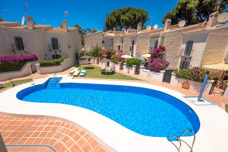 PINOS 2 - Bed and Breakfast Nerja