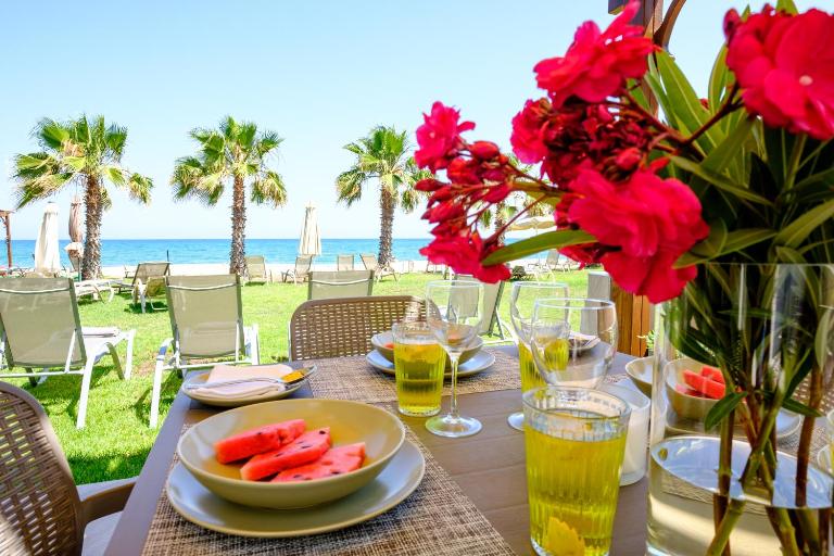 Pebble Beach Apartment - Bed and Breakfast Voróklini