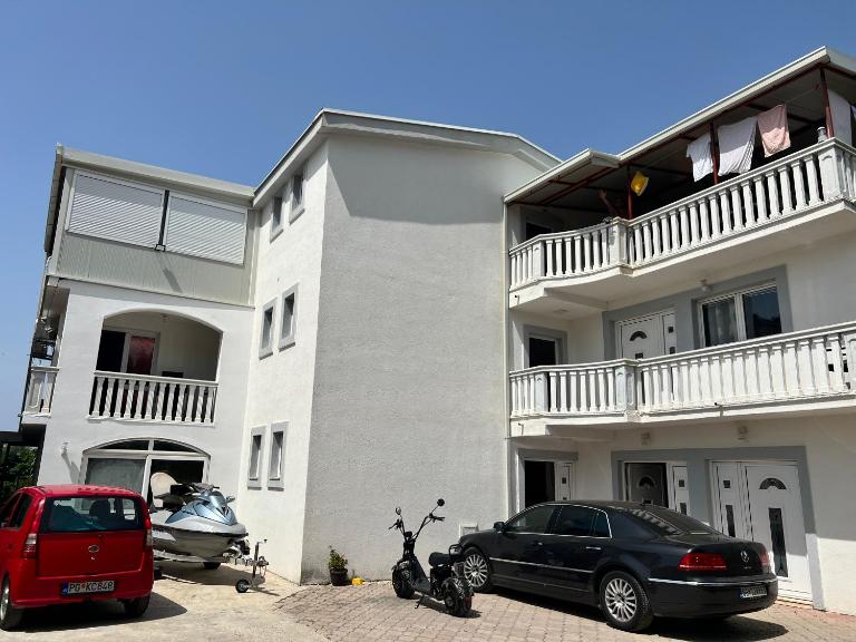Villa Ajša - Ferienwohnung Bar