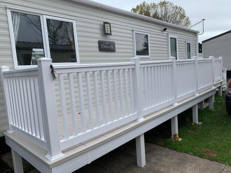 New 2 bed holiday home with decking in Rockley Park Dorset near the sea - Chambres d'hôtes Lytchett Minster