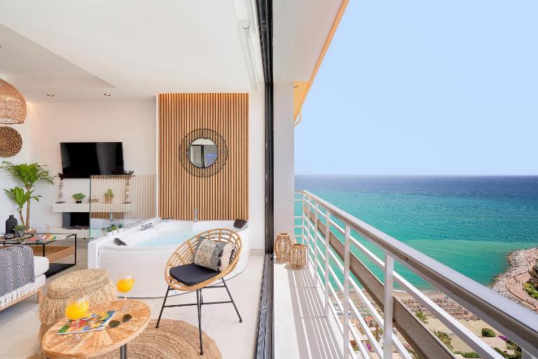 PURA VIDA Luxury apartment with jacuzzi - B&B Torremolinos