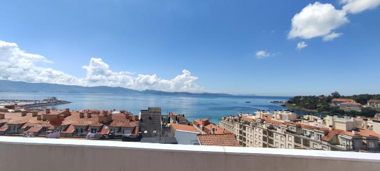 Ático Vixía do Mar, amplia terraza y espectaculares vistas - B&B Sanxenxo