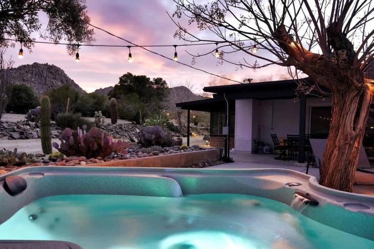 The Outpost Joshua Tree: Hot Tub, GameRoom, JTNP - Ferienwohnung Joshua Tree