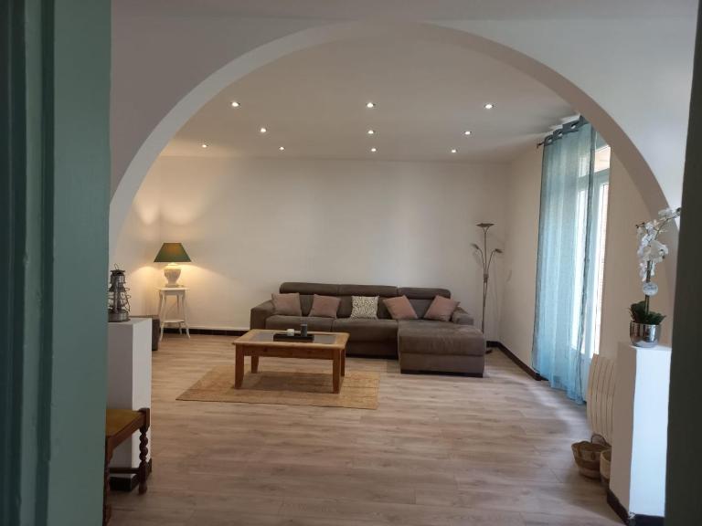 Superbe appartement proche rivière - Bed and Breakfast Bessèges