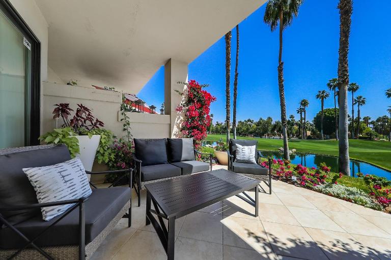 Palm Valley Full Access to Golf, Tennis, and Pickle Ball- Luxury 3 King Beds 3 Full Baths - B&B Palm Desert