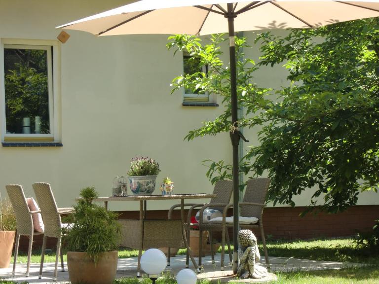 Magnolia - Apartment in Villa Ambrosian - Chambres d'hôtes Trzebież