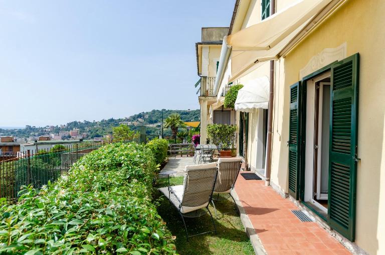 JOIVY Inviting Flat with Garden and Sea View in Rapallo - B&B Rapallo