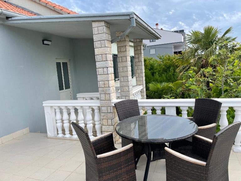 Enna Apartments Studio 2 perfect location - B&B Medulin