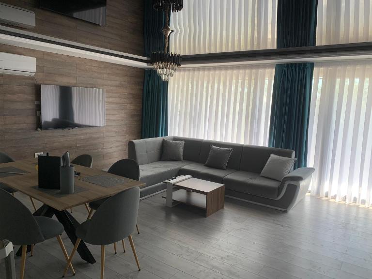 Apartament Maya Lumina - B&B Lumina