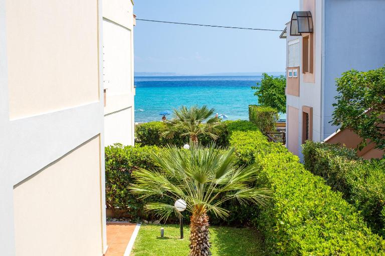 Apartments Alexandros - Bed and Breakfast Polychrono