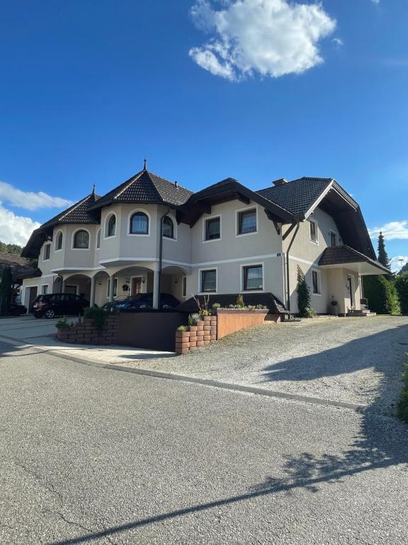 Haus zum Glück - B&B Reifnitz