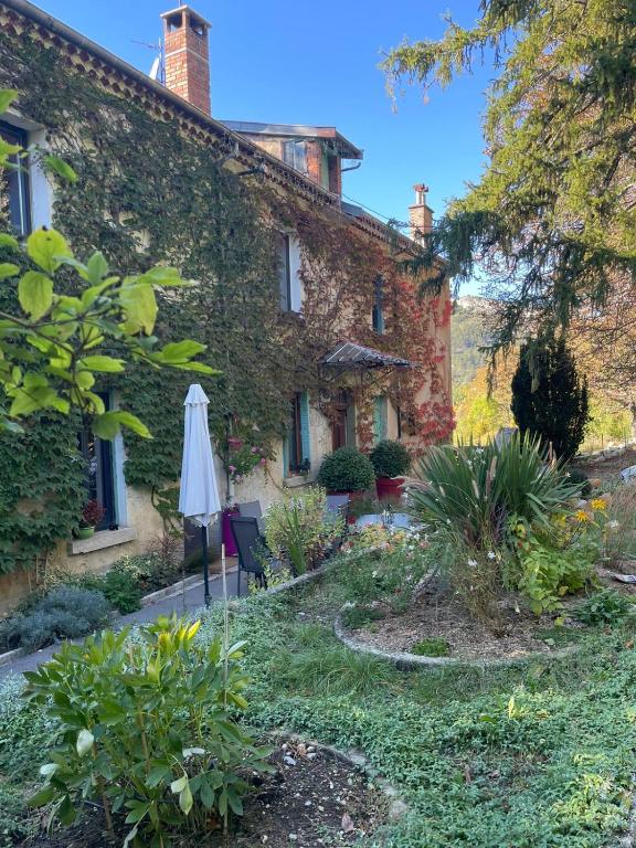 La Reynière - Chambres d'hôtes Serres