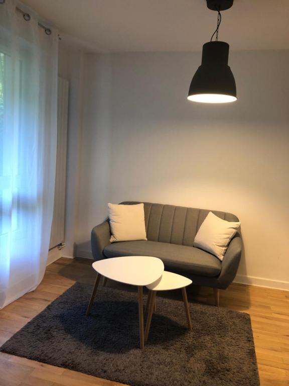 Trés Beau Studio (face bois), 10mn de l'Etoile - B&B Neuilly-sur-Seine