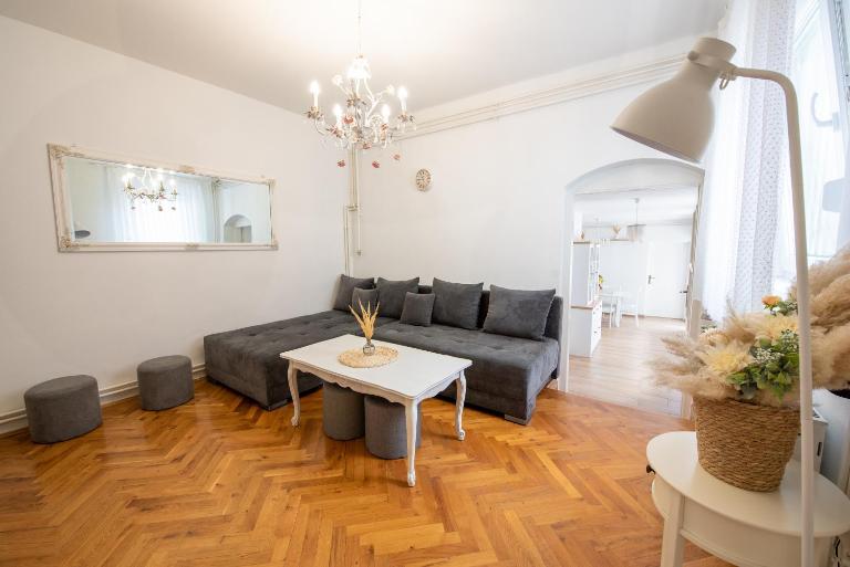 GoodLife Holiday House - Family & Friends - Bed and Breakfast Požega