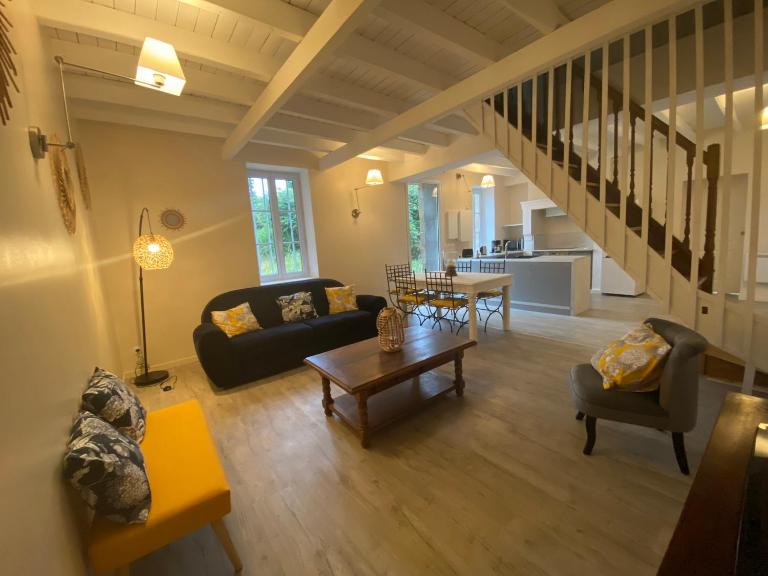 Maison Bourbonnaise idéalement placée proche du centre ville de Moulins - B&B Neuvy