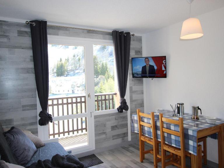 Studio rénové à Chamrousse, balcon, proche pistes - FR-1-340-235 - B&B Chamrousse