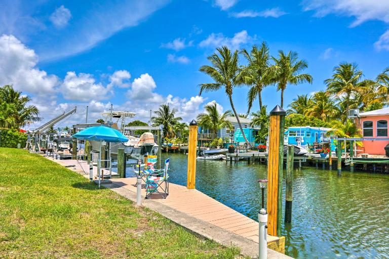 Boat Owner's Paradise: Jensen Beach Home w/ Dock! - Chambres d'hôtes Jensen Beach