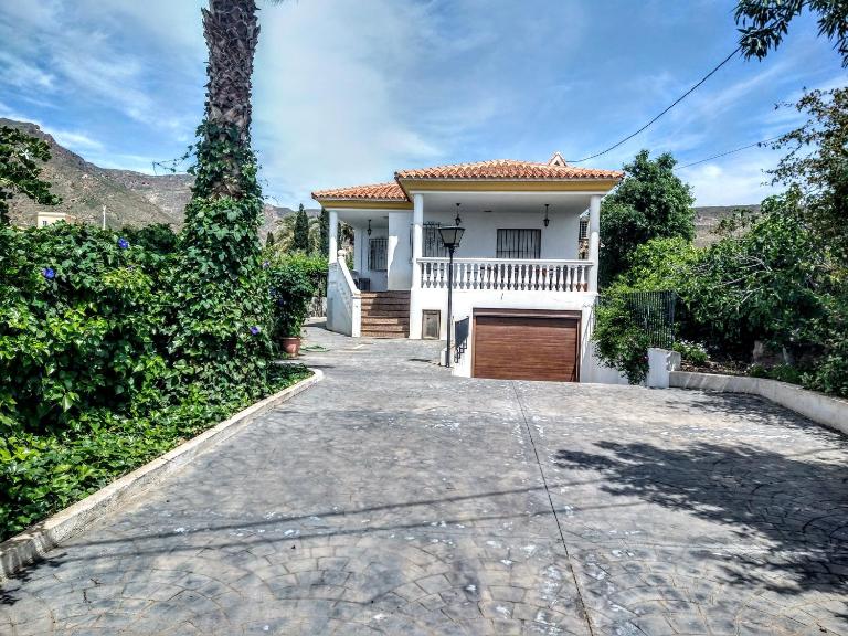 Chalet con piscina en Níjar - B&B Níjar