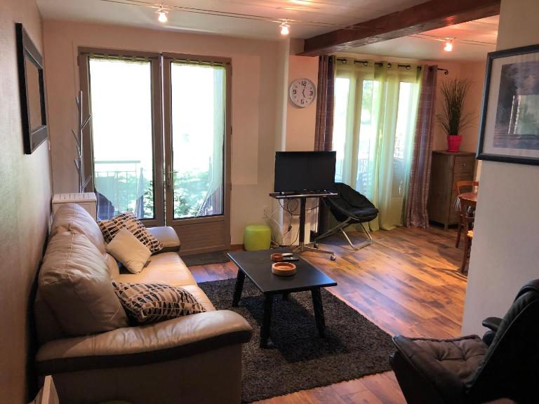 T3 LUC-LA-PRIMAUBE chez Monique 2 nuits minimum - Chambres d'hôtes La Cau