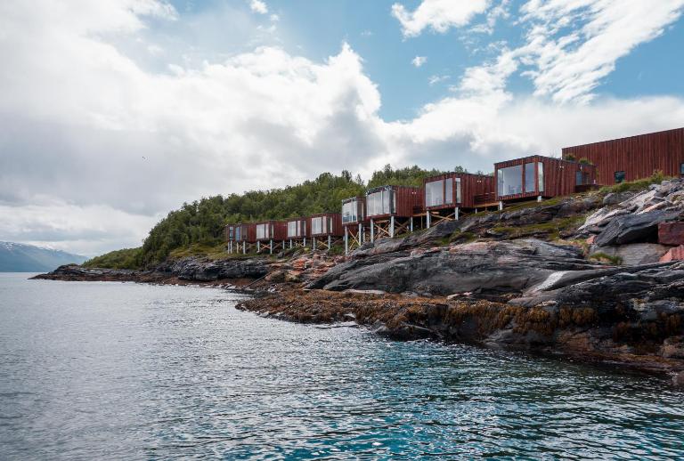 Aurora Distillery Cabins - B&B Lyngseidet