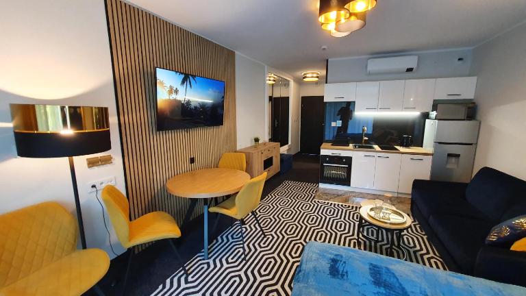 Gold Horizon Apartament Solny Resort z Klimatyzacją i Garażem - B&B Kołobrzeg
