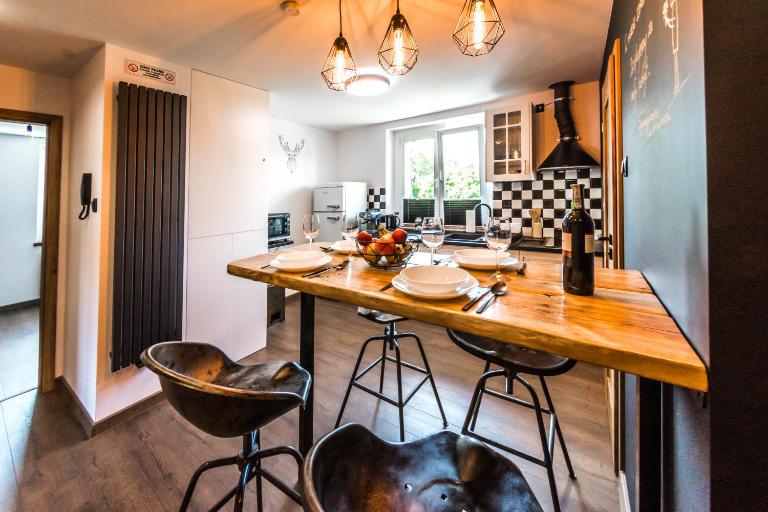 Apartament Wita Stwosza - B&B Jelenia Góra