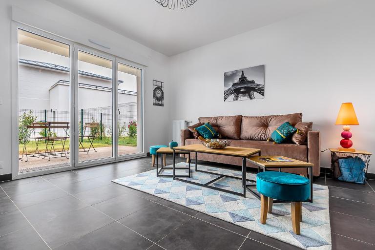 King Size Bed - Free Private Parking - Garden & Terrace - 14min from DisneyLand - B&B Ferrières-en-Brie