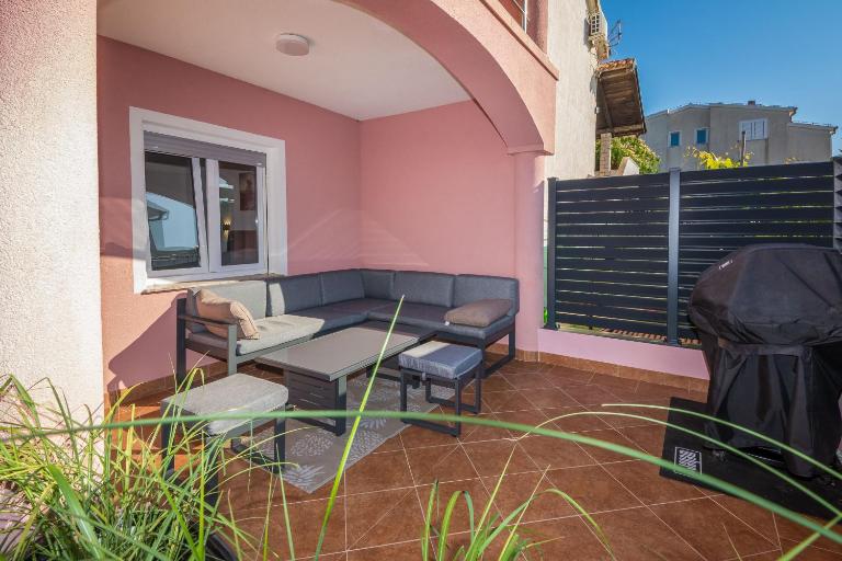 Apartments Trogrlic - B&B Privlaka