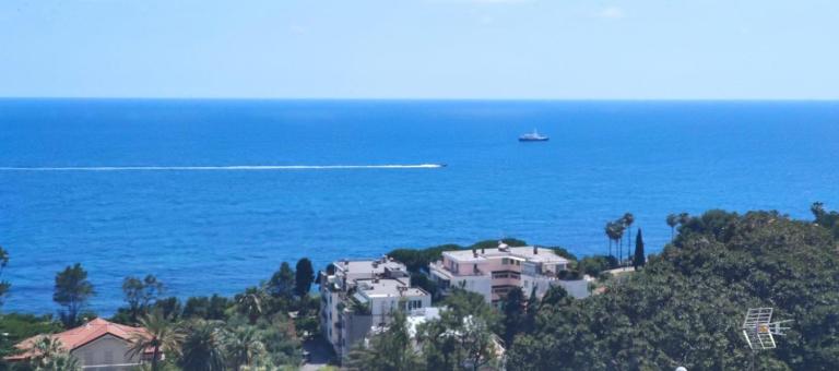 Carlo's BA27 - Sanremo Attico Cielo Mare - - Chambres d'hôtes Sanremo