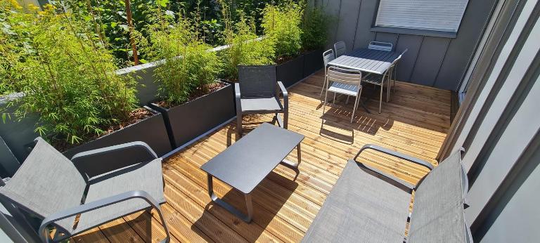 LE POULORIO TERRASSE - T3 RDC - 2 salles de douches ByLocly - B&B Lorient