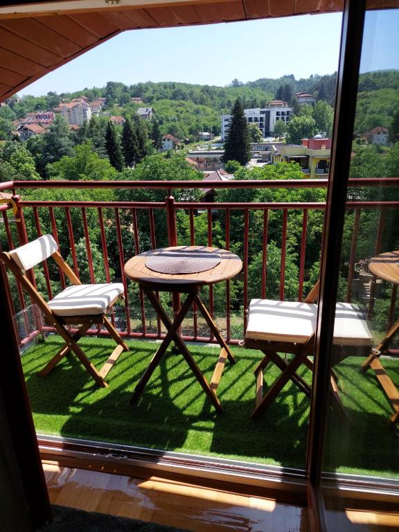 Promenada View Snežnik - Bed and Breakfast Vrnjačka Banja