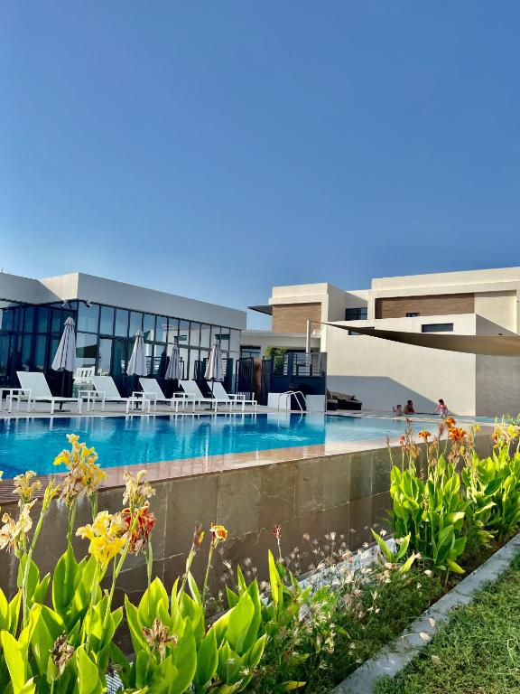 Family vacation villa with private pool and access to beach - B&B Ras Al Khaimah