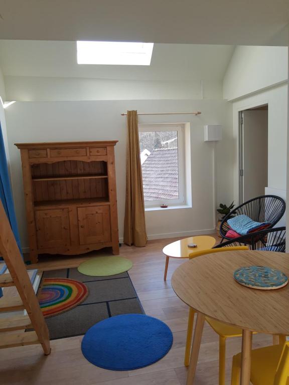 Studio calme et lumineux avec terrasse - B&B Auxelles-Haut