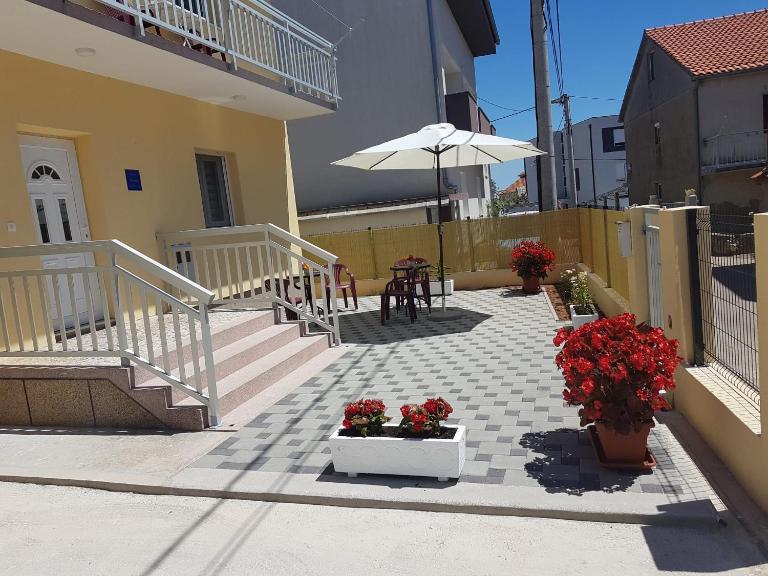 Ruža Apartmani Zadar - B&B Zara