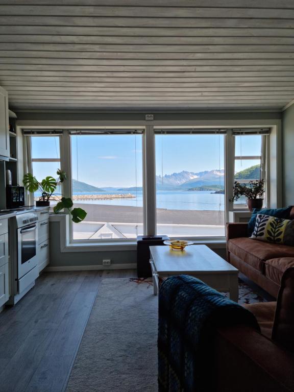 Loftsleilighet midt i sentrum - B&B Skjervøy