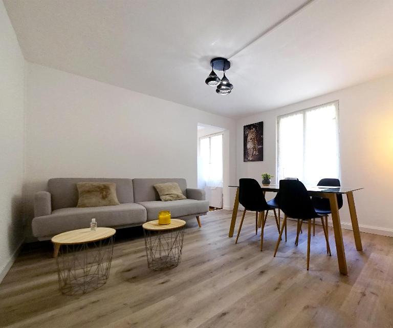 Appartement au coeur de Cours La Ville - Ferienwohnung Cours-la-Ville