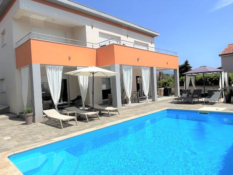 Holiday villa Summer escape on Island Rab - B&B Barbat