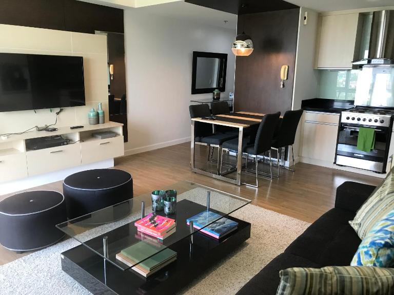 Lustra1 Bed Apartment - B&B Davao City