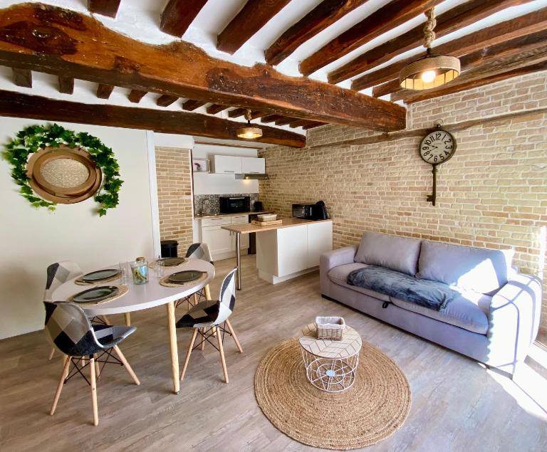 Le Confort Normand - Sur les quais & proxy plage - Chaleureux - Full équipé & netflix - Parking gratuit - Bed and Breakfast Dieppe