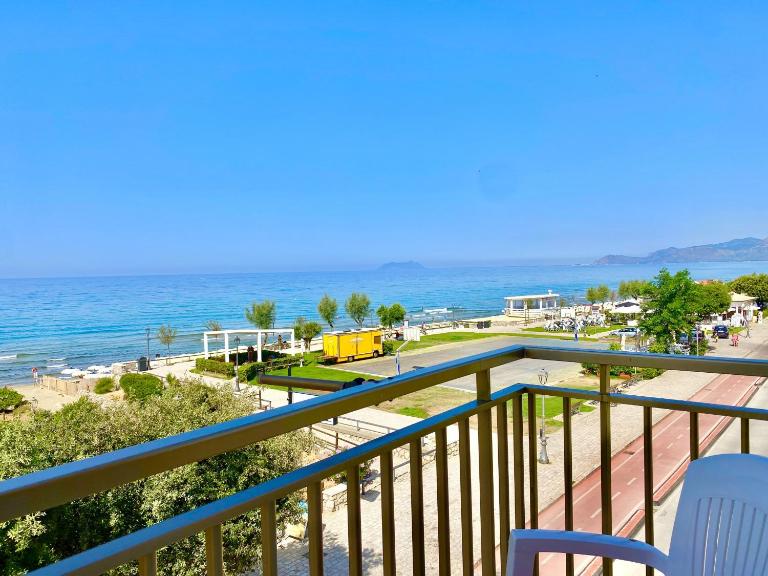 holidaycasa Chris - Fronte mare Vista mare - B&B Sperlonga