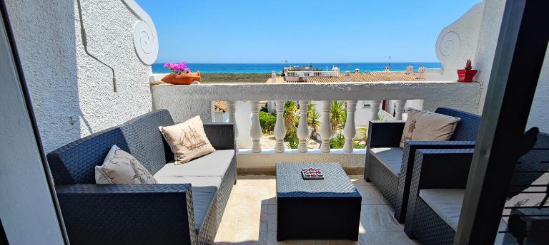 The Swallow's rest beach house - Meia Praia - B&B Lagos