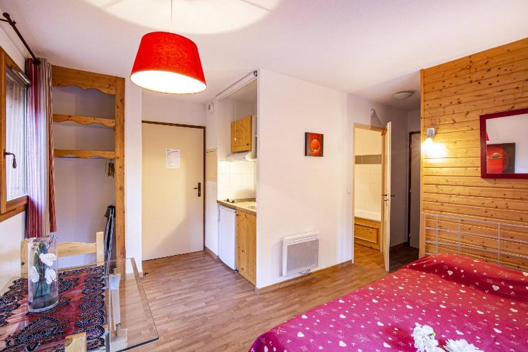 Hameau 6 201a - SPA & PISCINE studio 2 pers - B&B Orelle