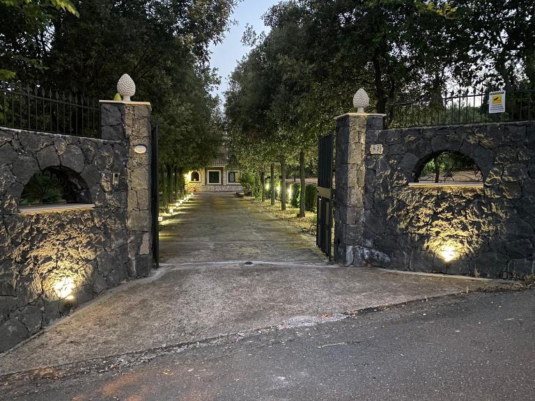 Villa Caterina, alle pendici del Vulcano Etna - B&B Viagrande