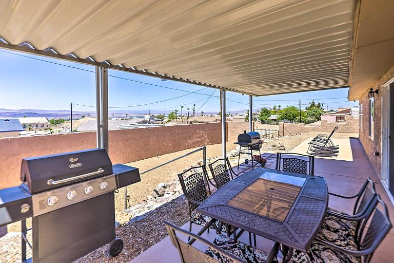 Patio & Grills: Mtn-View Home in Lake Havasu City! - B&B Lake Havasu City