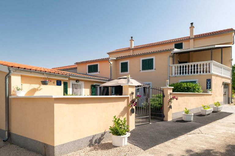 Apartments Anđela - B&B Skradin