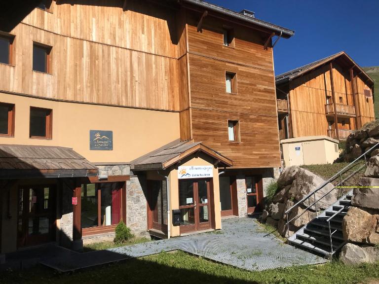 T2 skis aux pieds Les Terrasses de la Bergerie - B&B Orcières