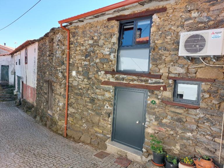 O Palheirinho - Turismo Rural - Bragança - Bed and Breakfast Samil